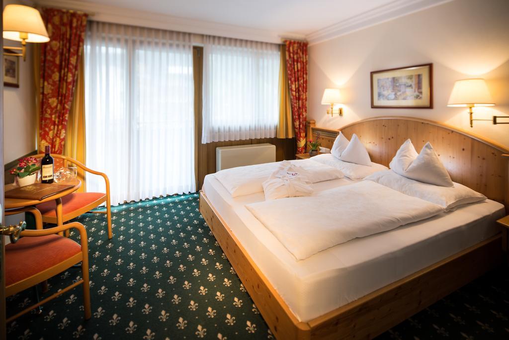 Vital - Und Wellnesshotel Hanneshof Filzmoos Szoba fotó